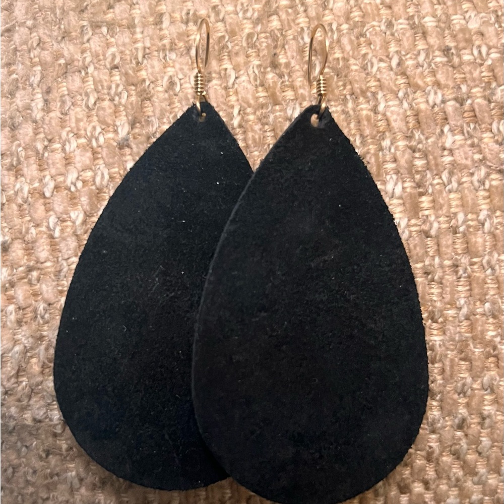 Chic Black Suede Teardrop Earrings